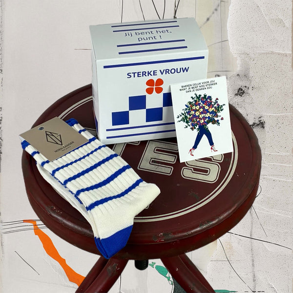 STERKE VROUW III GIFTBOX SOKKEN MET KAARTJE