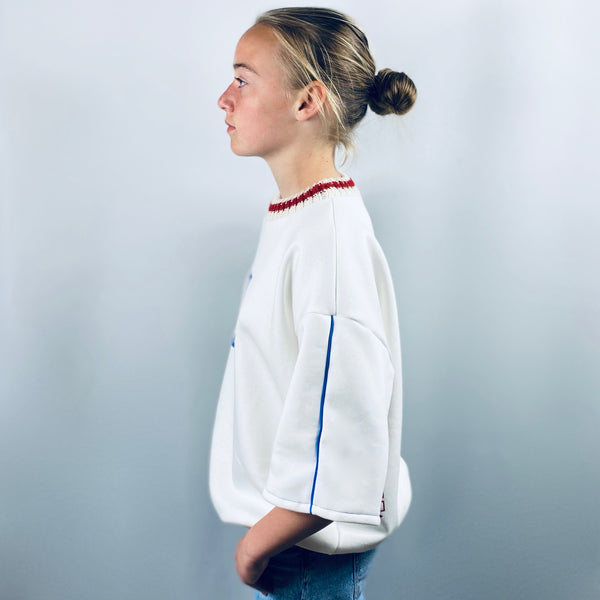 SOOI SWEATER LUCKY ME