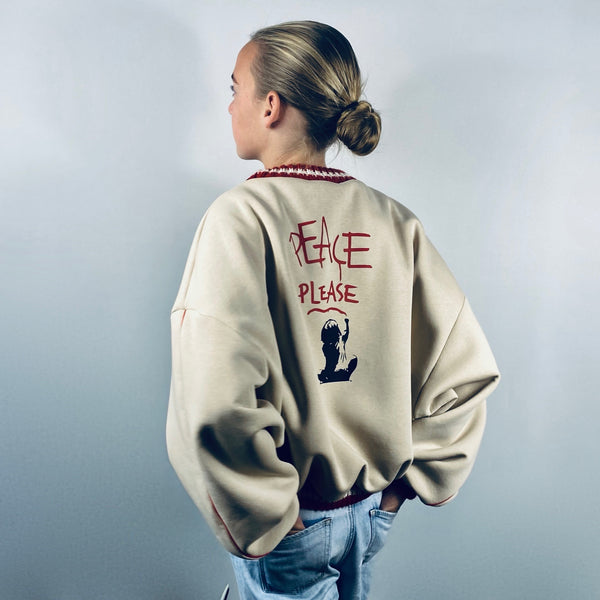 SOOI SWEATER TEACH PEACE
