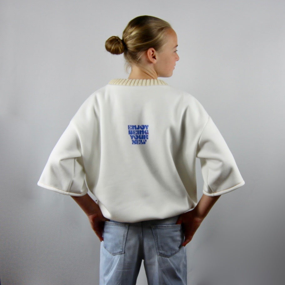 SOOI SWEATER ENJOY BEING YOURSELF
