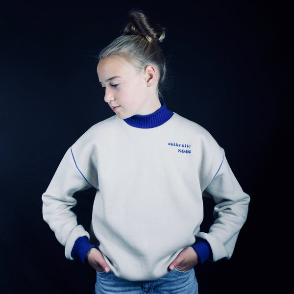 SOOI SWEATER SMILE BACK THX !