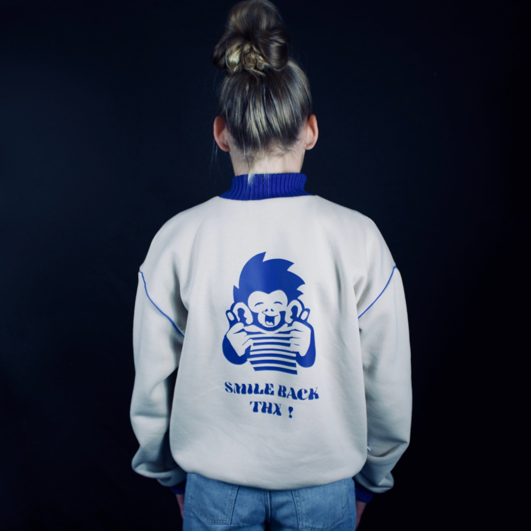 SOOI SWEATER SMILE BACK THX !