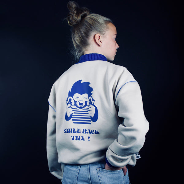 SOOI SWEATER SMILE BACK THX !